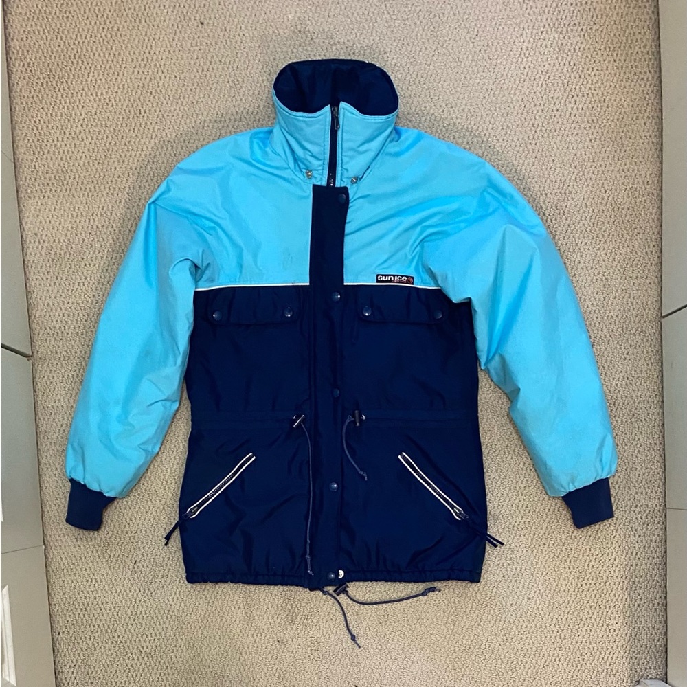 Sunice Gore Tex Vintage Winter Ski Jacket. Size label L-S or Women’s Medium